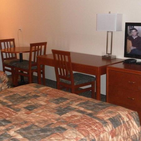 Stampeder Inn Ponoka Room photo