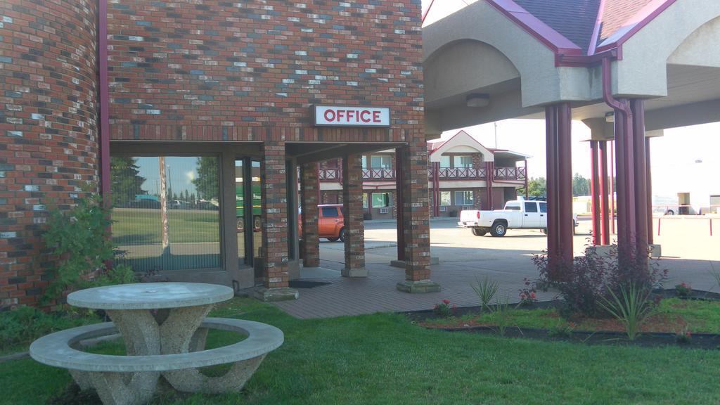 Stampeder Inn Ponoka Exterior photo